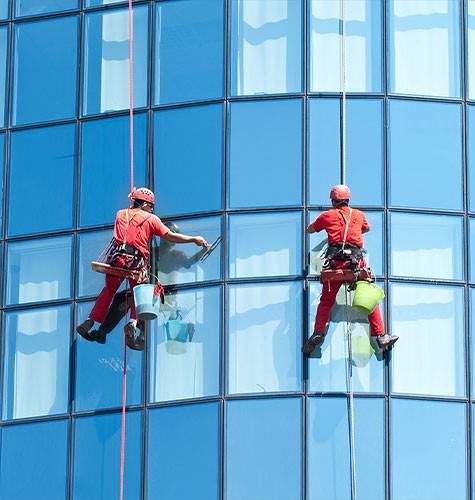 Мытье фасадов промальпинистами в Северске